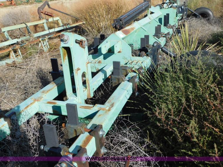 image for item AW9457 1985 Bigham Brothers toolbar with knife sled