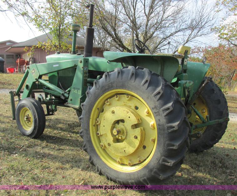 image for item AW9641 John Deere 3020 tractor