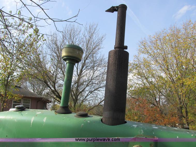 image for item AW9641 John Deere 3020 tractor