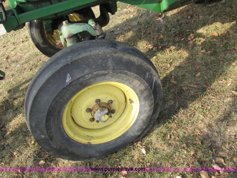 image for item AW9641 John Deere 3020 tractor