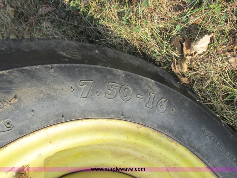 image for item AW9641 John Deere 3020 tractor