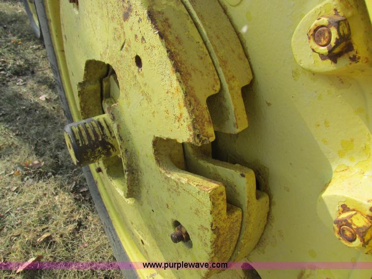 image for item AW9641 John Deere 3020 tractor