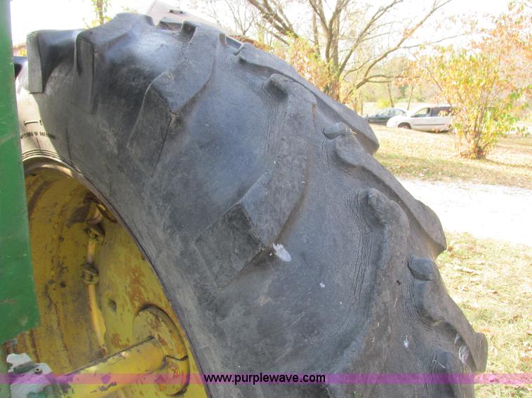 image for item AW9641 John Deere 3020 tractor