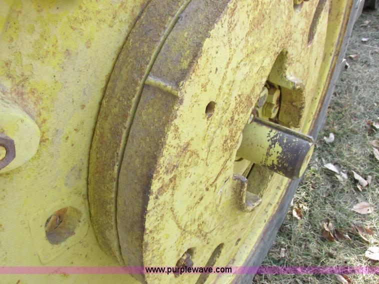 image for item AW9641 John Deere 3020 tractor