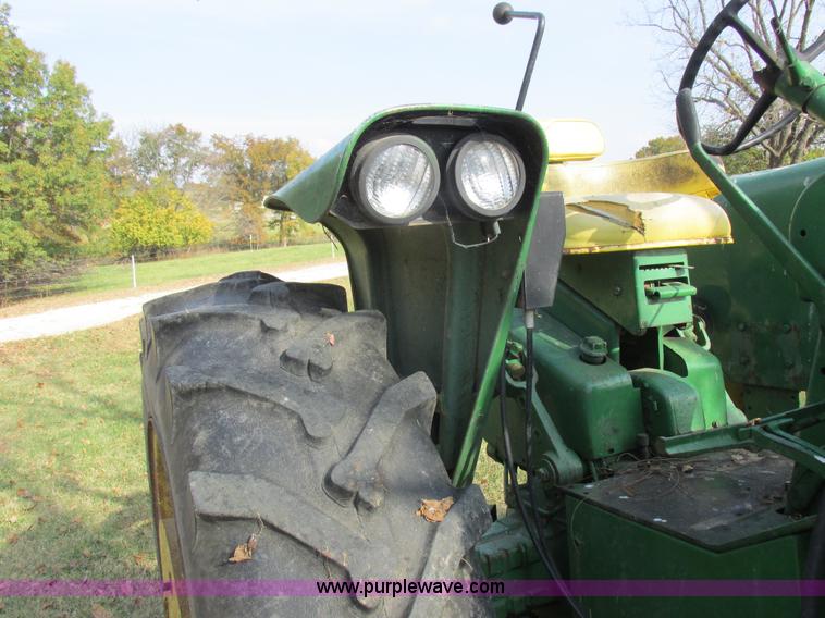 image for item AW9641 John Deere 3020 tractor