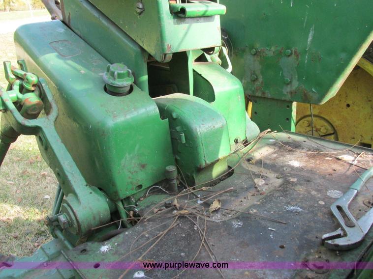 image for item AW9641 John Deere 3020 tractor