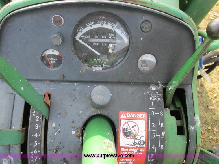 image for item AW9641 John Deere 3020 tractor