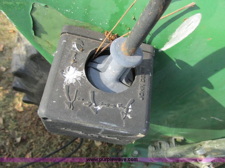 image for item AW9641 John Deere 3020 tractor