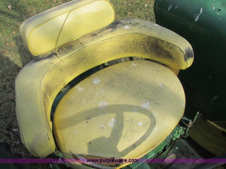 image for item AW9641 John Deere 3020 tractor