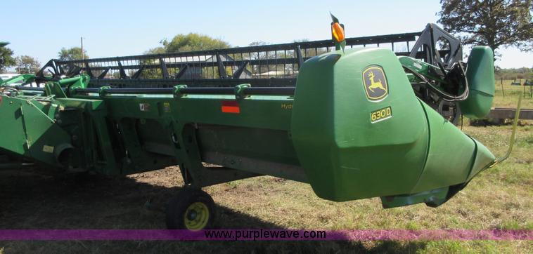 image for item BB9132 2009 John Deere 630D draper head