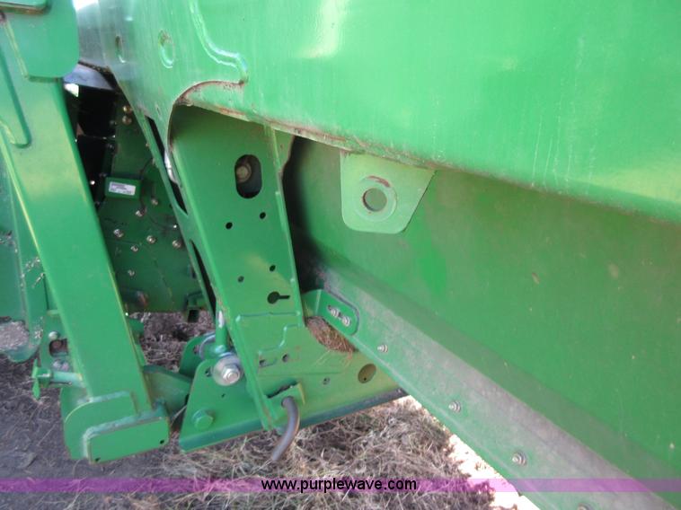 image for item BB9132 2009 John Deere 630D draper head