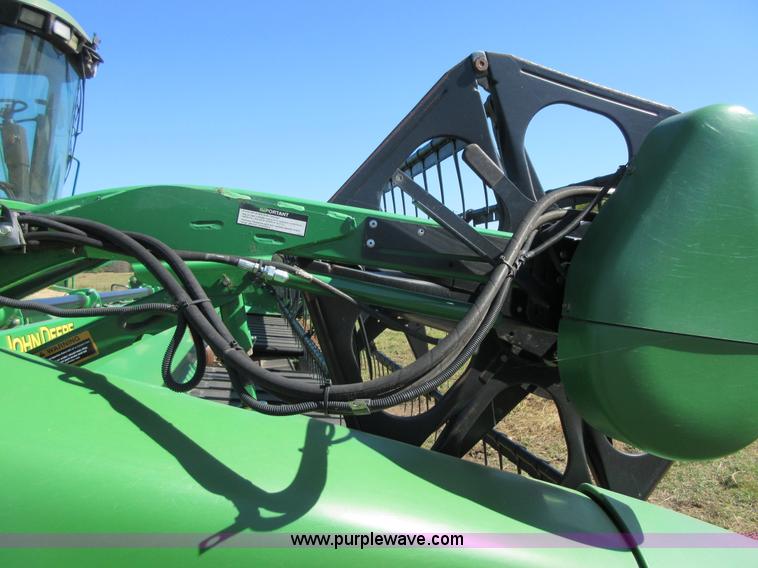 image for item BB9132 2009 John Deere 630D draper head
