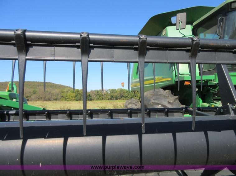 image for item BB9132 2009 John Deere 630D draper head