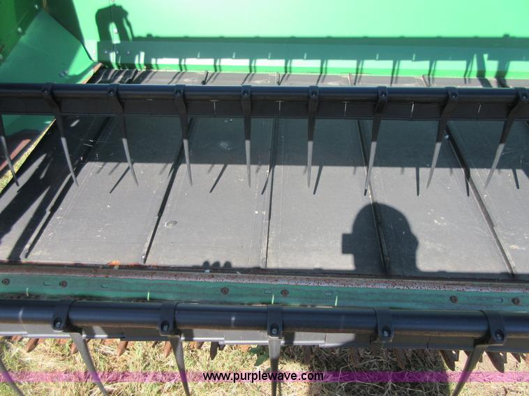 image for item BB9132 2009 John Deere 630D draper head