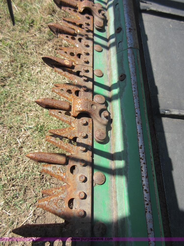 image for item BB9132 2009 John Deere 630D draper head