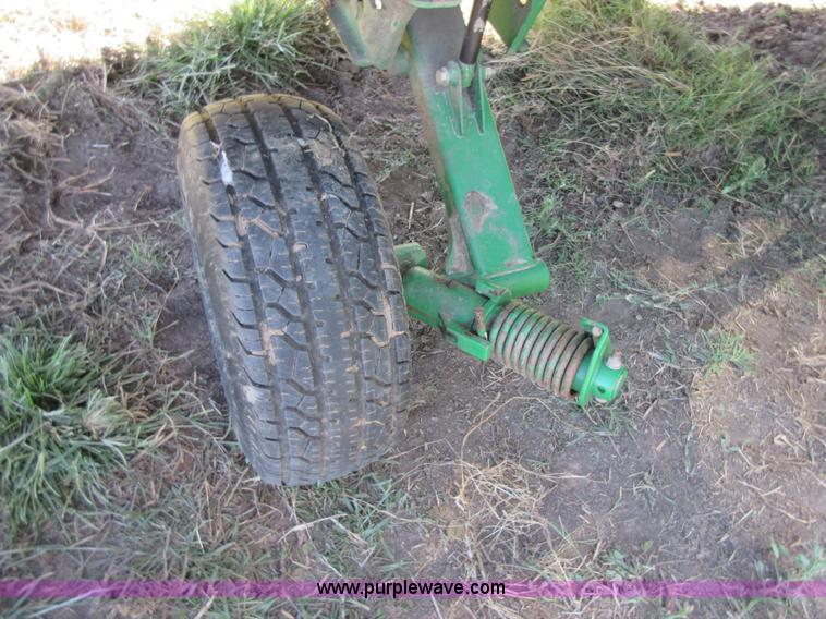 image for item BB9132 2009 John Deere 630D draper head