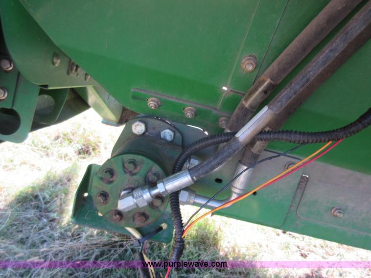 image for item BB9132 2009 John Deere 630D draper head