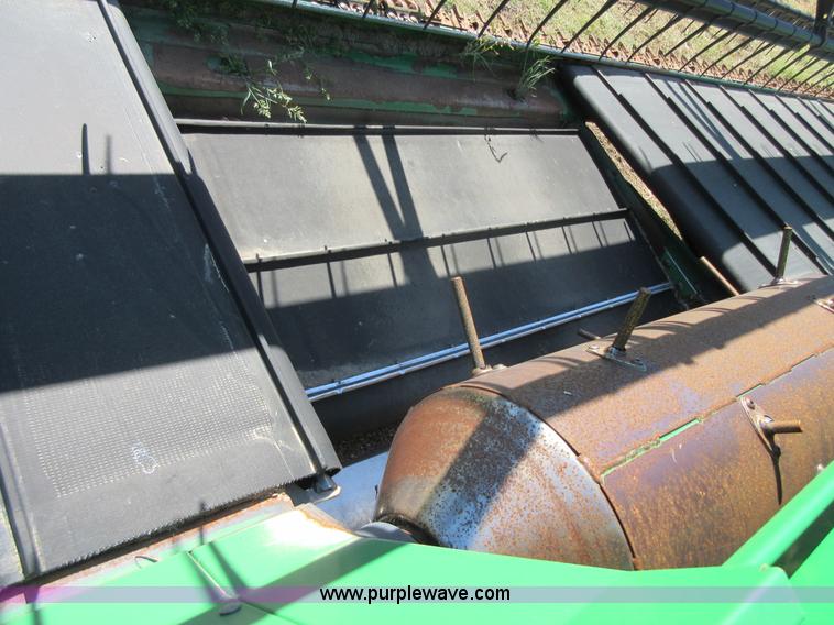 image for item BB9132 2009 John Deere 630D draper head