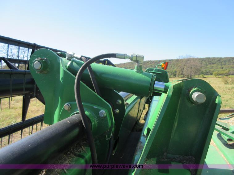 image for item BB9132 2009 John Deere 630D draper head
