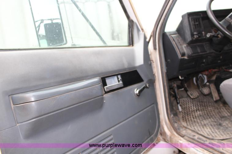 image for item BC9168 1993 GMC TopKick dust collector truck