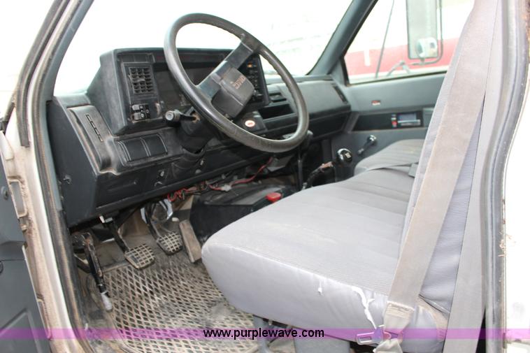 image for item BC9168 1993 GMC TopKick dust collector truck