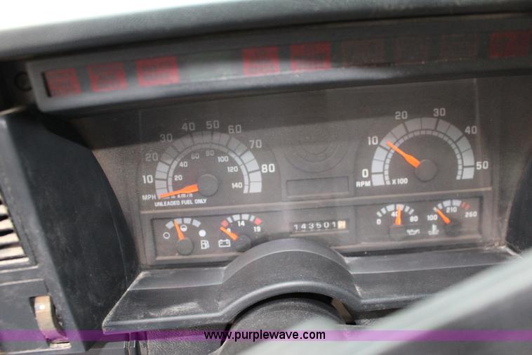 image for item BC9168 1993 GMC TopKick dust collector truck