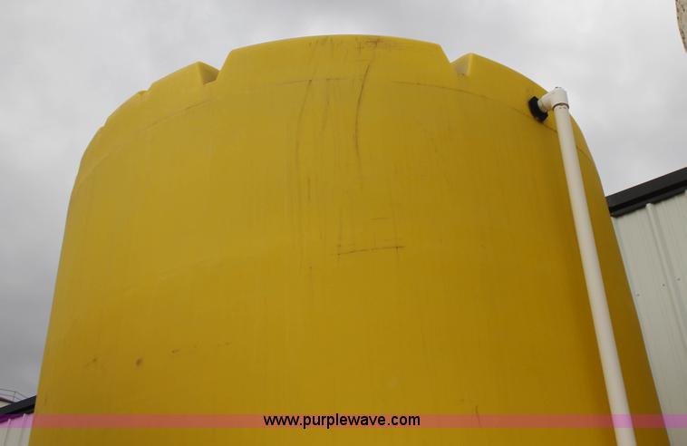 image for item BC9174 6,000 gallon poly tank