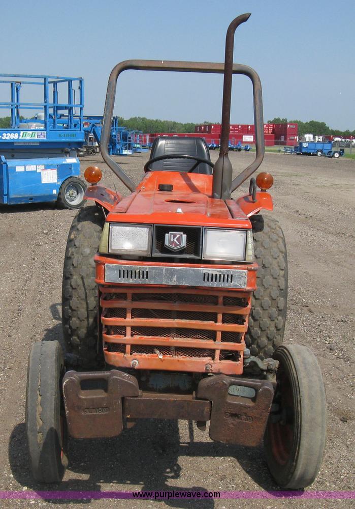 image for item H5321 1989 Kubota 2050 tractor
