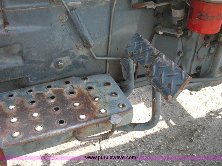 image for item H5321 1989 Kubota 2050 tractor