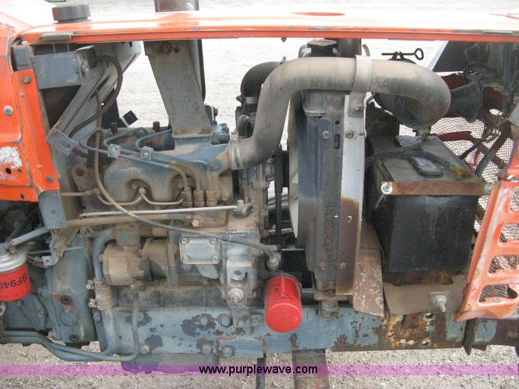 image for item H5321 1989 Kubota 2050 tractor