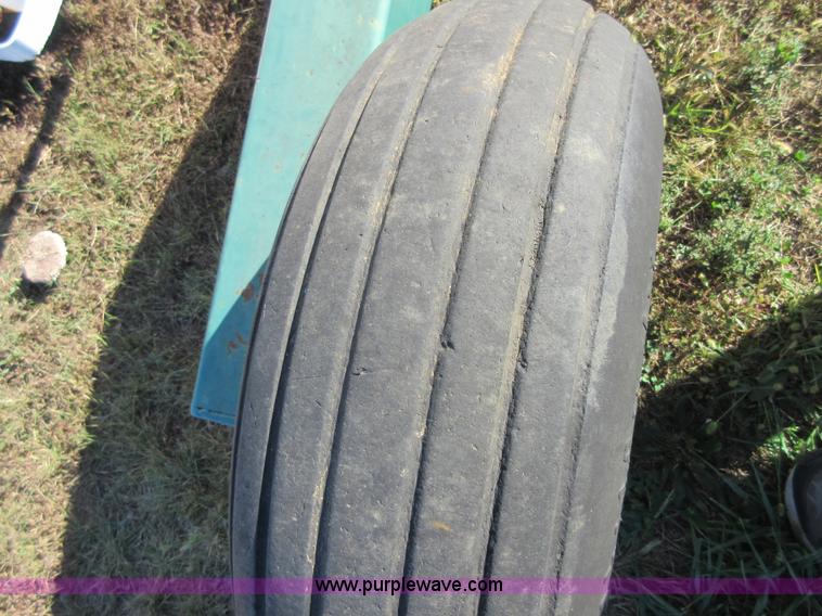 image for item I1911 Kuhn GMD700-G11 disc mower