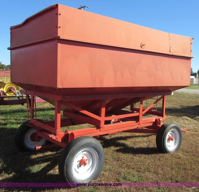 image for item I1916 Gravity wagon