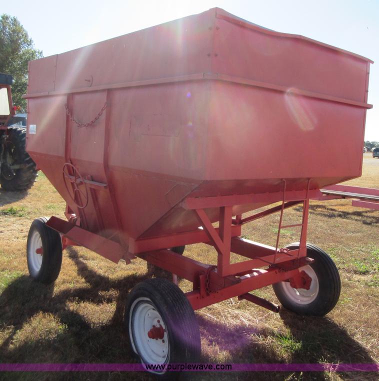 image for item I1916 Gravity wagon