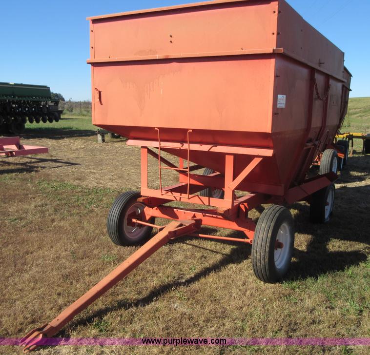 image for item I1916 Gravity wagon