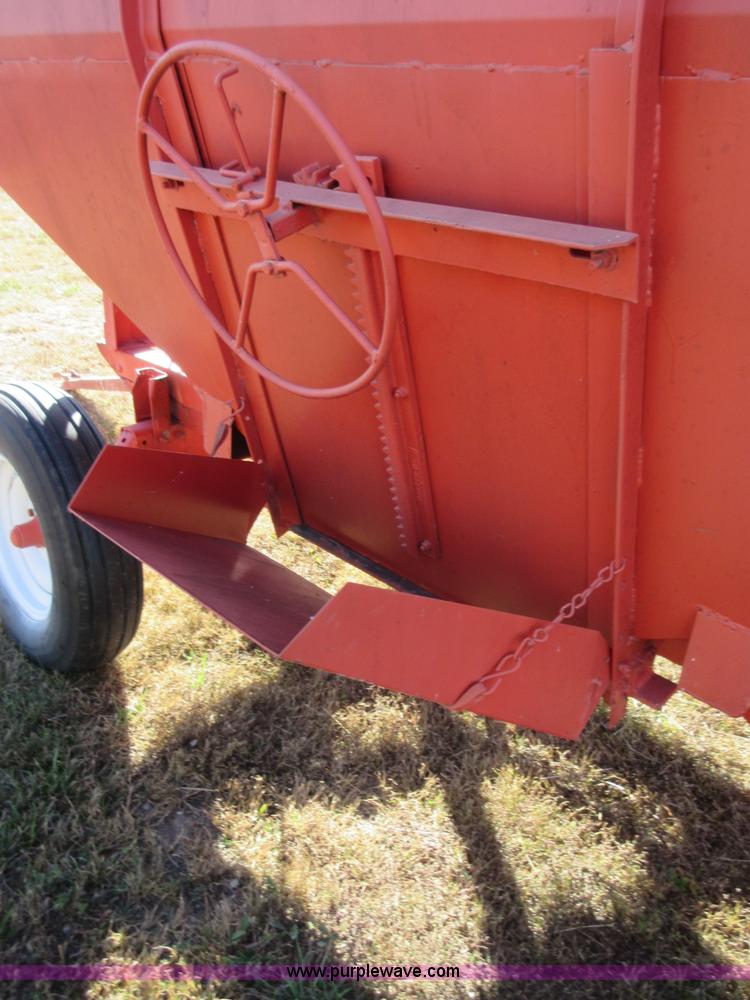 image for item I1916 Gravity wagon