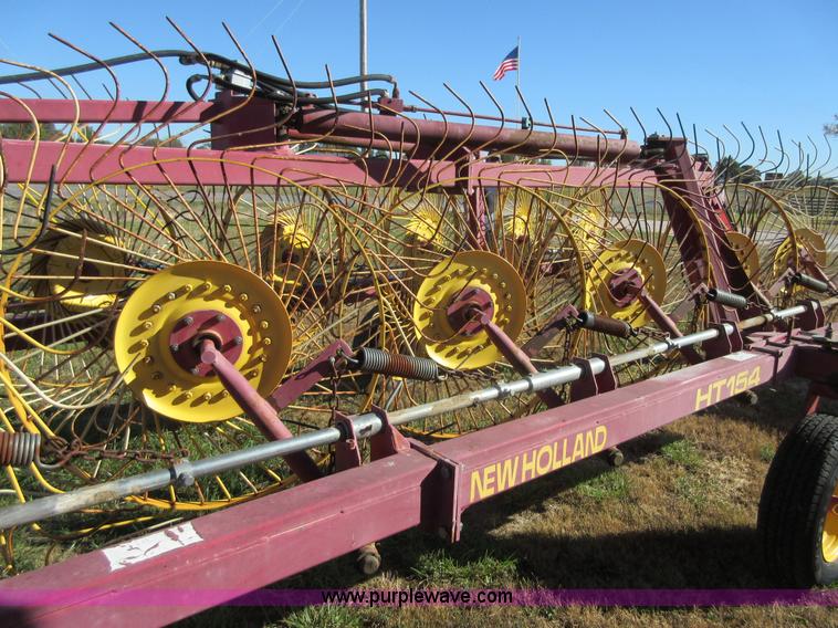 image for item I1917 New Holland HT154 hay rake