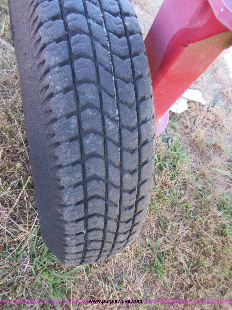 image for item I1917 New Holland HT154 hay rake