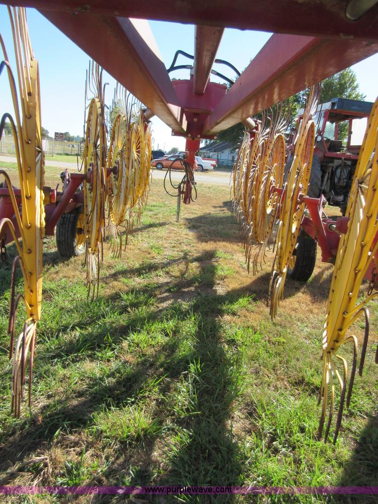 image for item I1917 New Holland HT154 hay rake