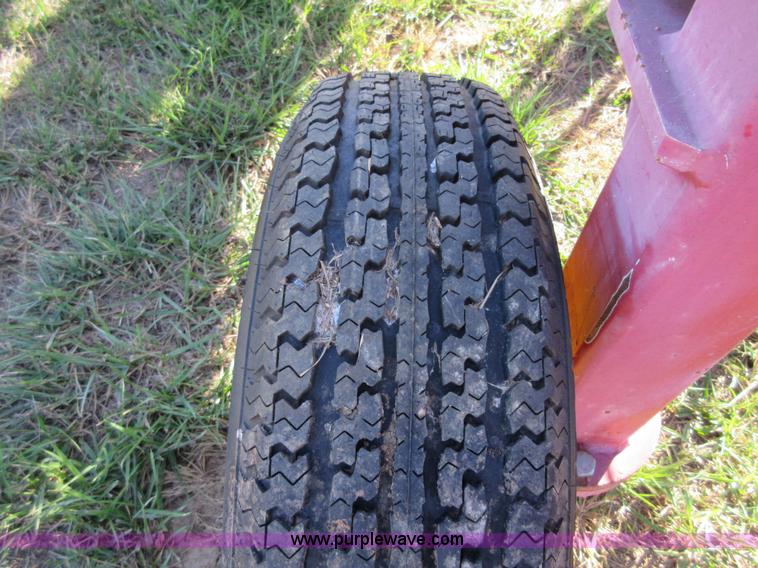 image for item I1917 New Holland HT154 hay rake