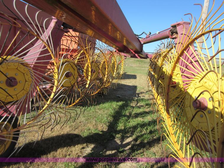 image for item I1917 New Holland HT154 hay rake