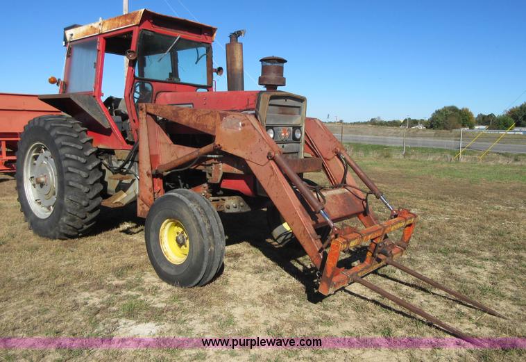 image for item I1918 1974 Massey-Ferguson 1105 tractor