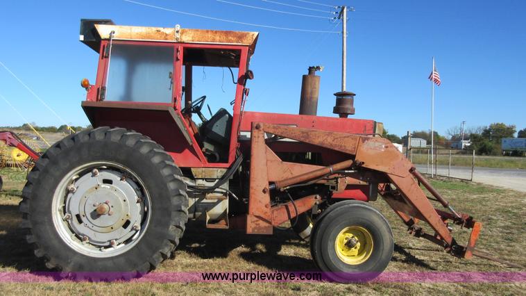 image for item I1918 1974 Massey-Ferguson 1105 tractor