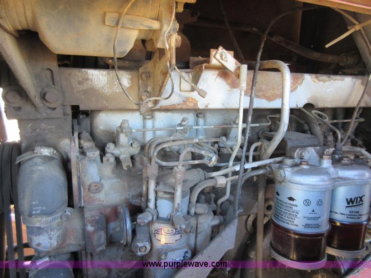 image for item I1918 1974 Massey-Ferguson 1105 tractor