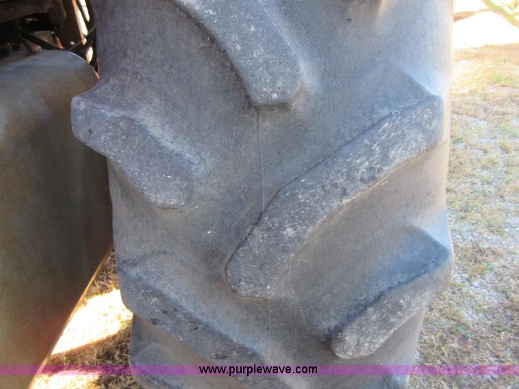 image for item I1918 1974 Massey-Ferguson 1105 tractor