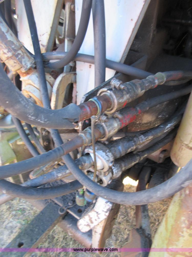 image for item I1918 1974 Massey-Ferguson 1105 tractor