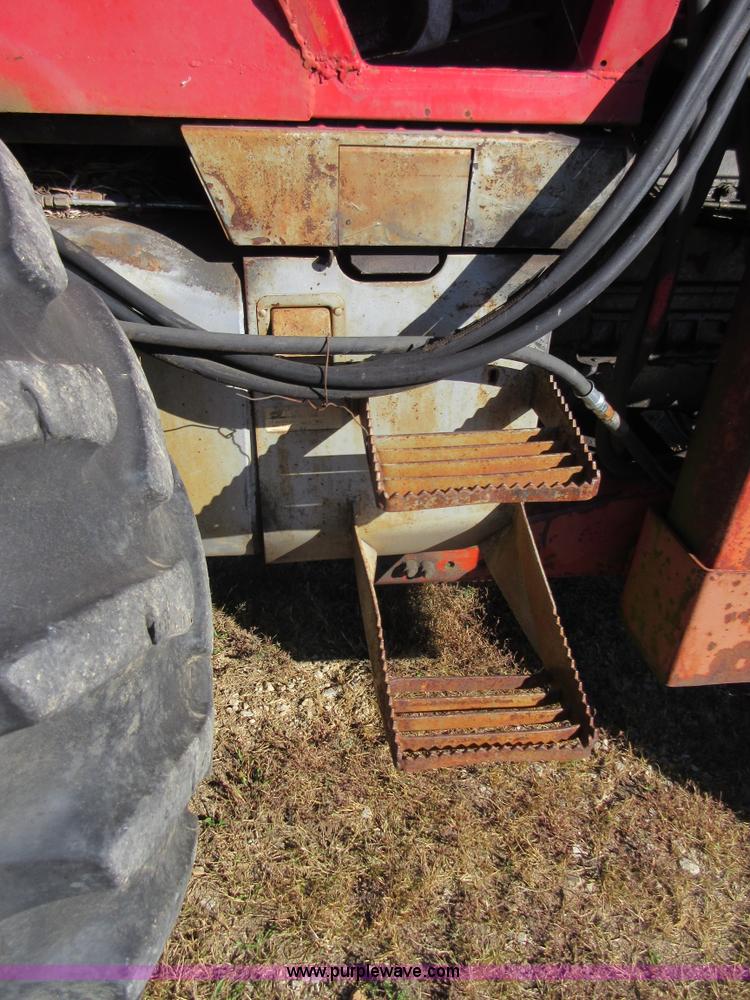 image for item I1918 1974 Massey-Ferguson 1105 tractor