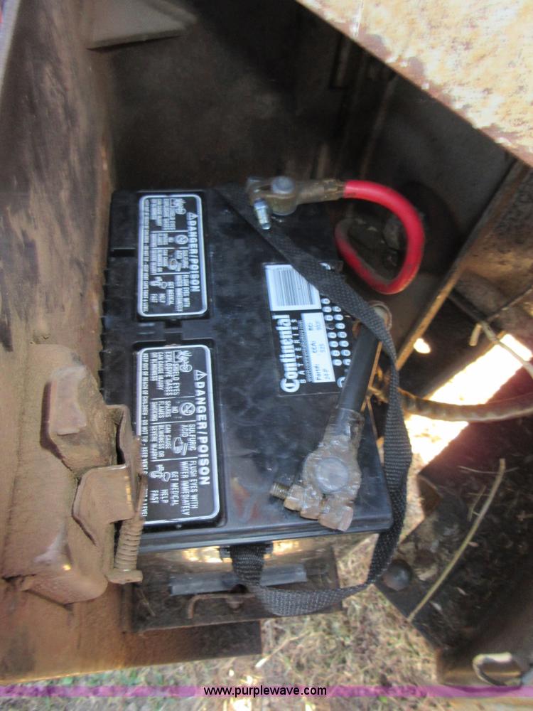 image for item I1918 1974 Massey-Ferguson 1105 tractor