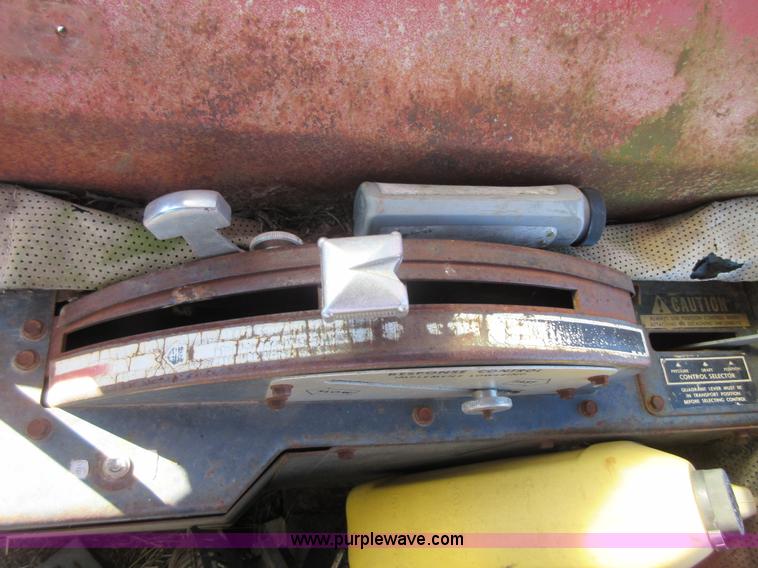 image for item I1918 1974 Massey-Ferguson 1105 tractor