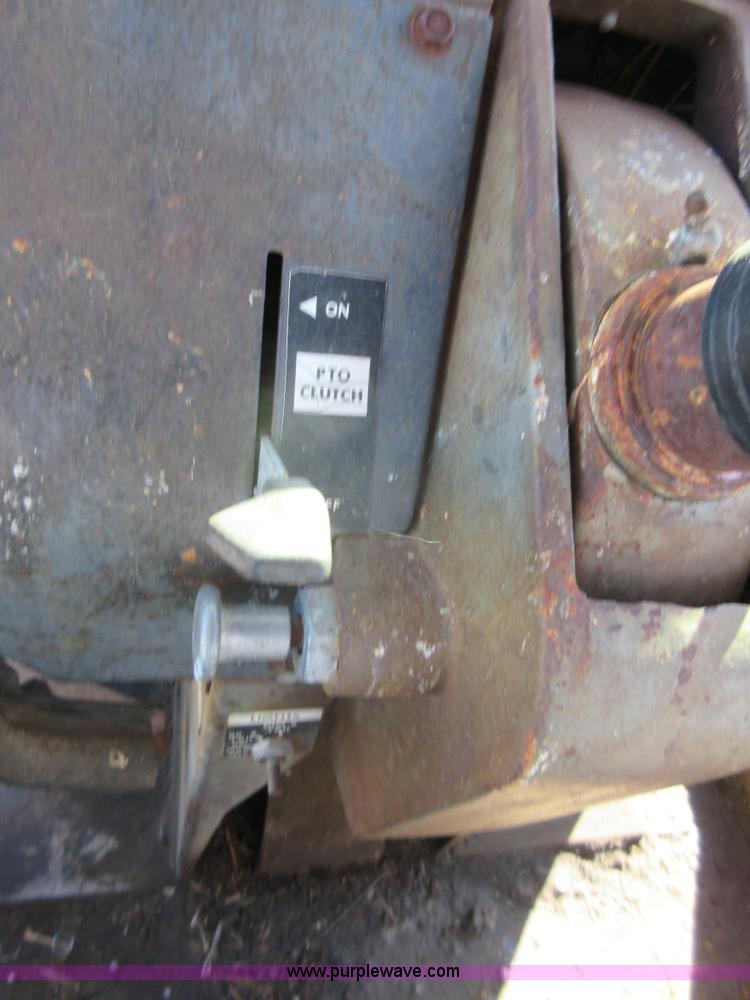 image for item I1918 1974 Massey-Ferguson 1105 tractor