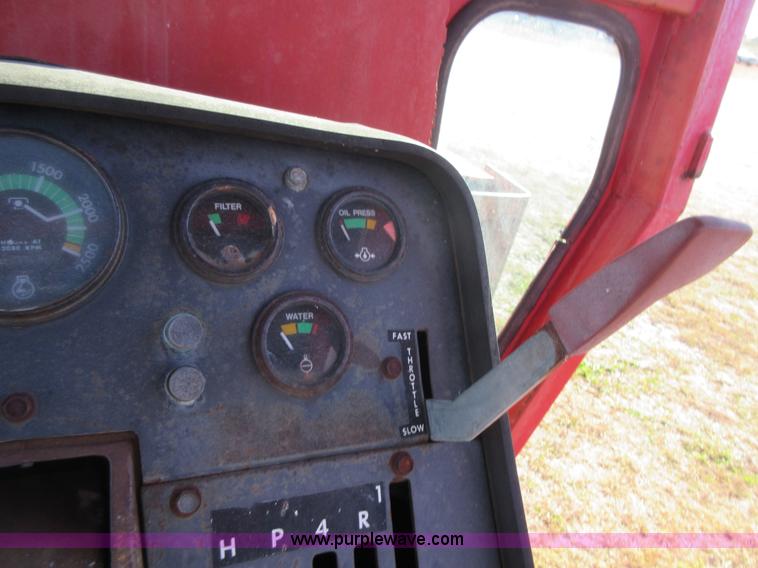 image for item I1918 1974 Massey-Ferguson 1105 tractor